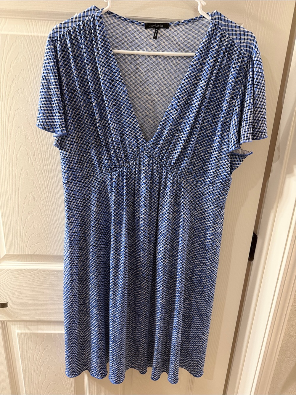 Daisy Fuentes Blue & White Geometric V-Neck Skater Dress